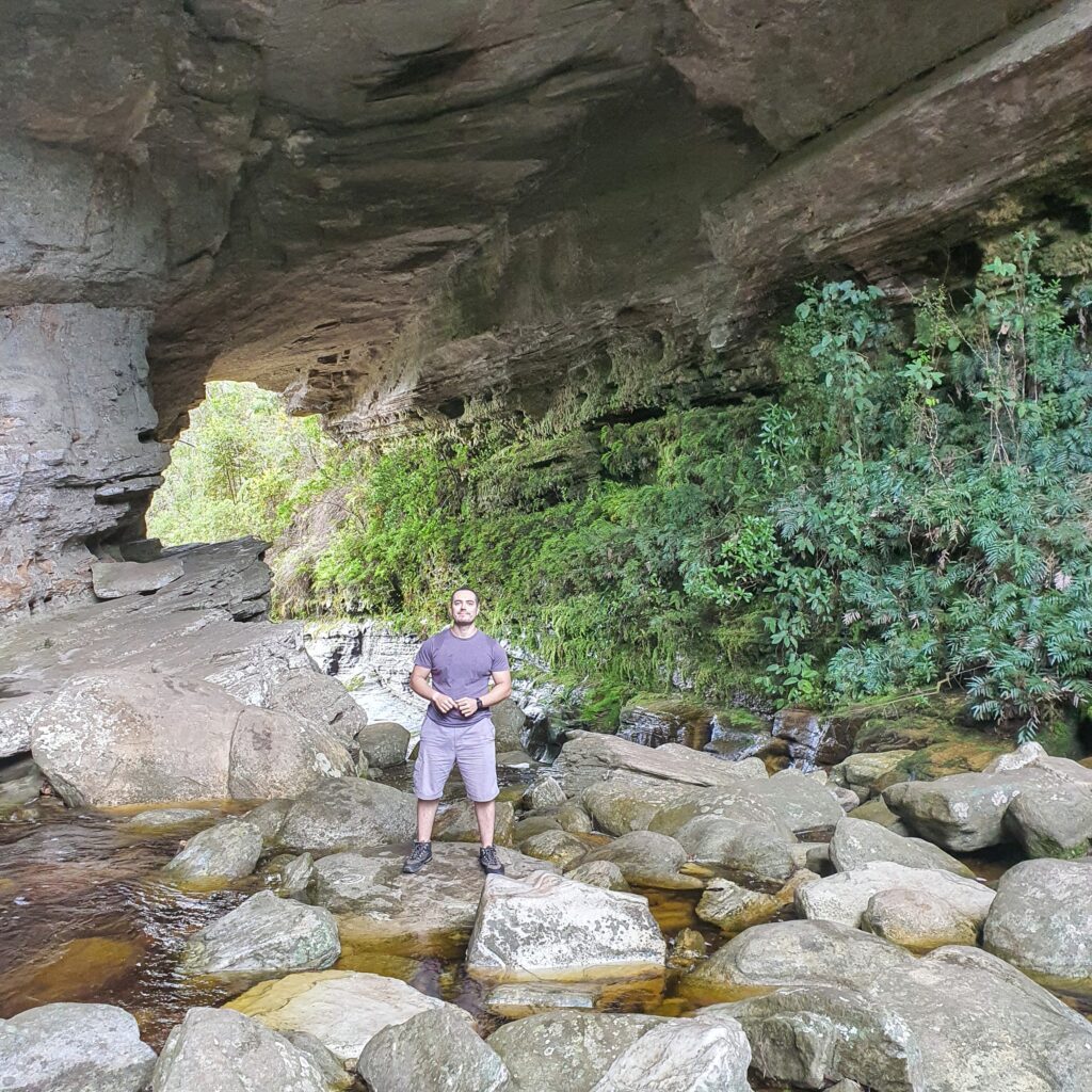 Caverna no Parque Estadual do Ibitipoca.