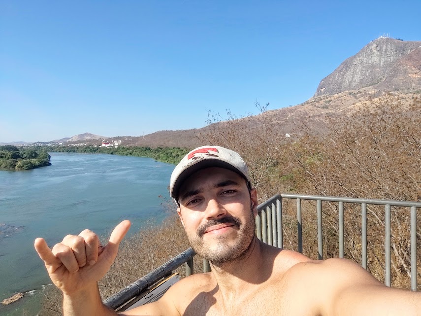 Rio Doce, sua mata ciliar e as florestas deciduais.