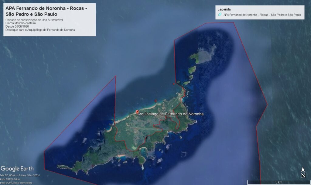 Destaque do arquipélago de Fernanda de Noronha no contexto da APA.