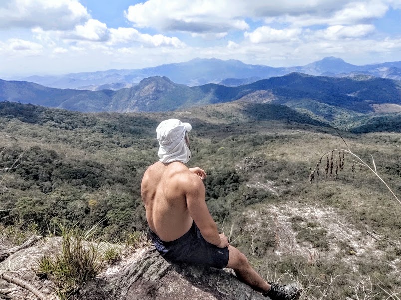 Subida do pico do garrafão.